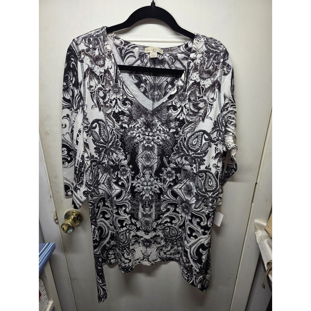 Live And Let Live Plus Top Size 3X Black & White 3/4 Sleeve